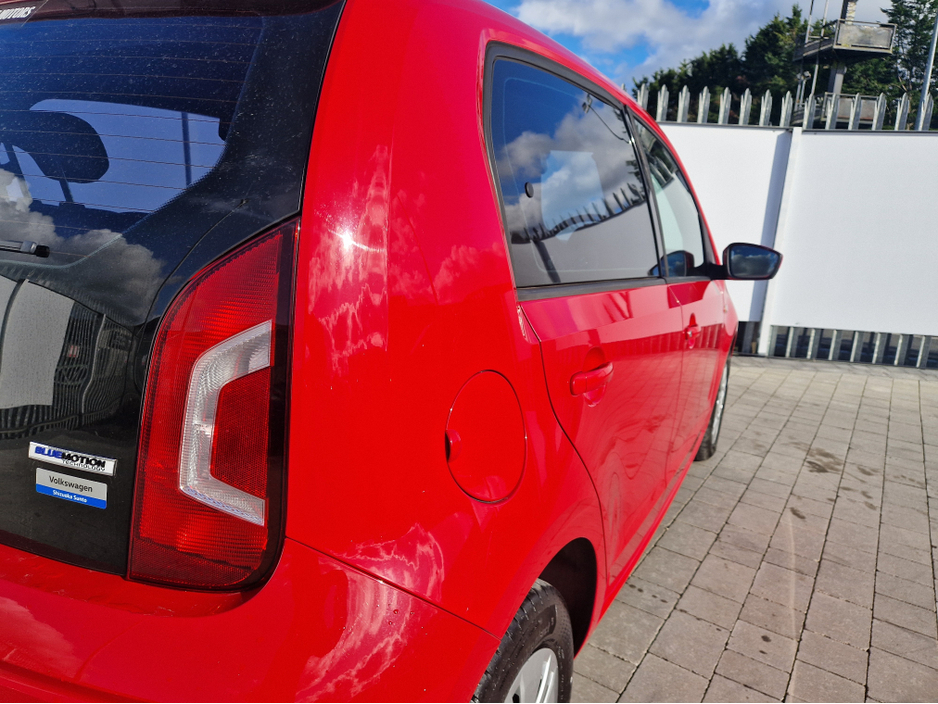 2016 Volkswagen up! - image 11