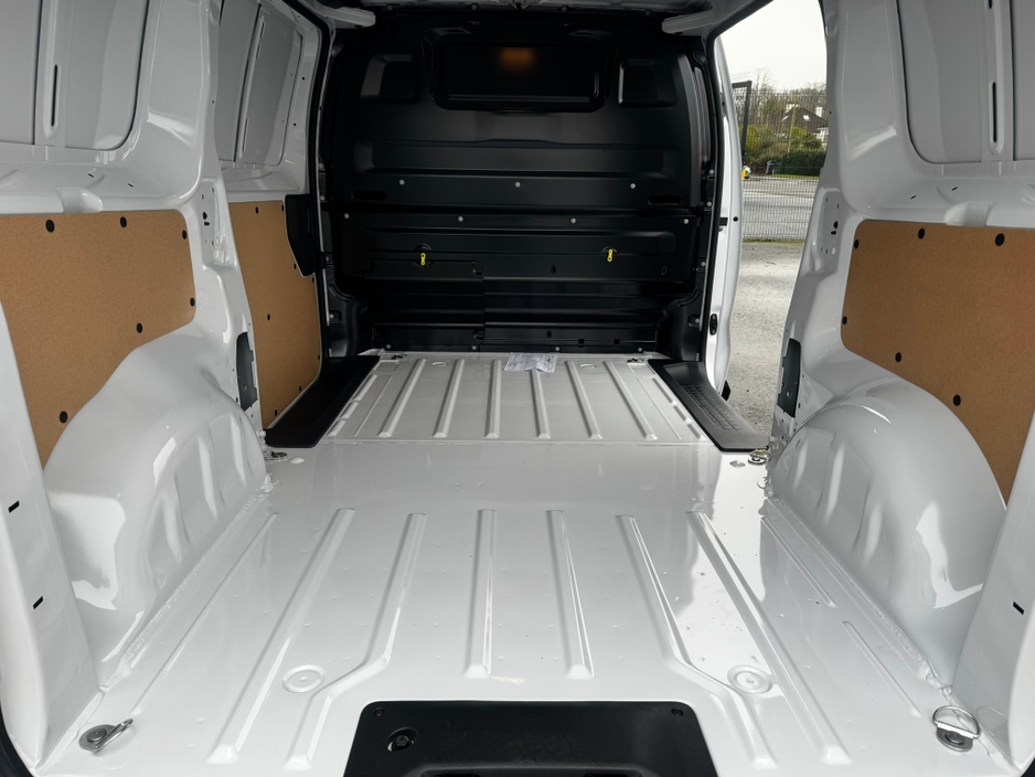 2025 Opel Vivaro - image 12