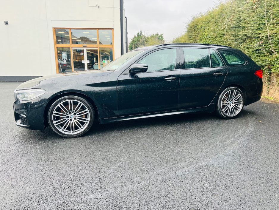 2019 BMW 5 Series ALLOYS // REVERSE CAM // PARKING SENSORS €31,950