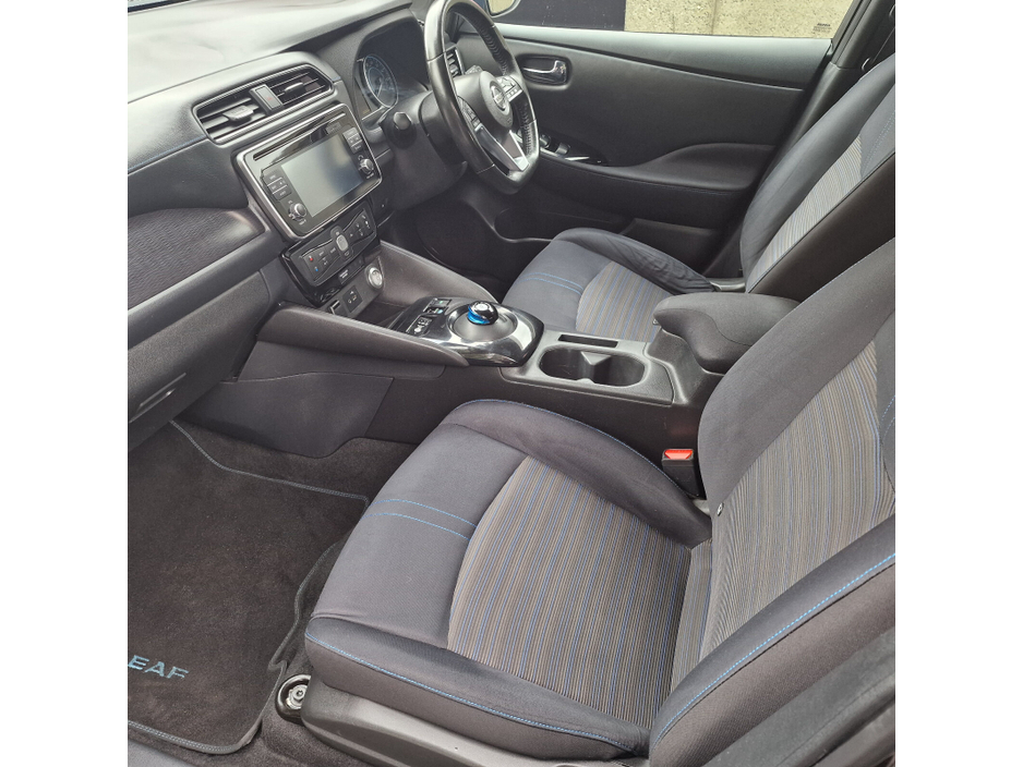 2018 Nissan Leaf - image 10