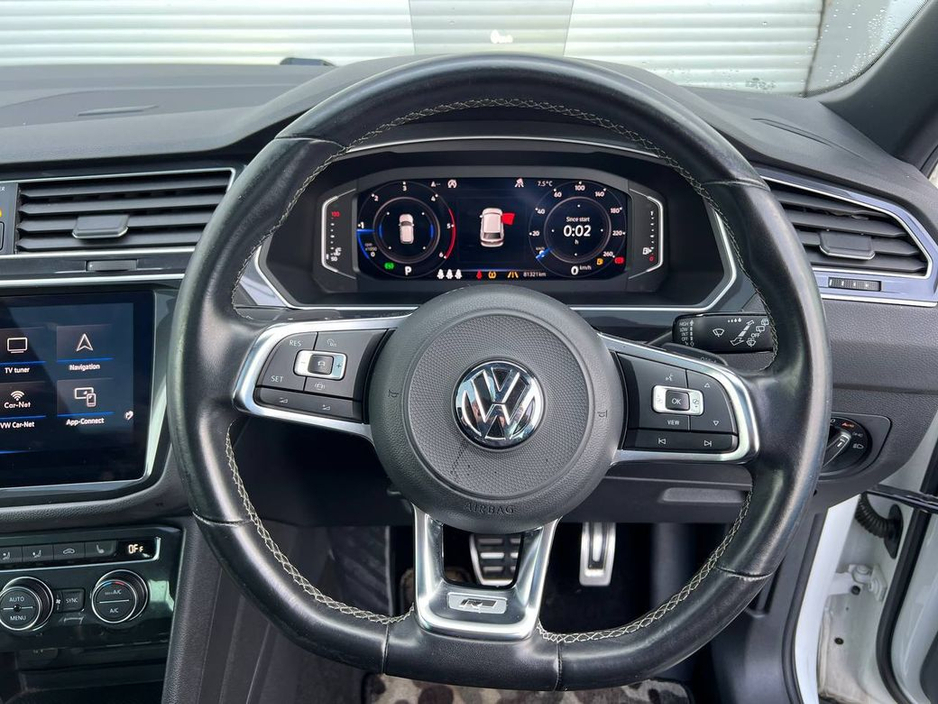 2020 Volkswagen Tiguan R-LINE 4MOTION 2.0 TDI * HUGE SPEC * // OPENING PAN ROOF // 360 PARKING CAMERAS // HEADS UP DISPLAY // APPLE CARPLAY/ANDROID AUTO €34,950