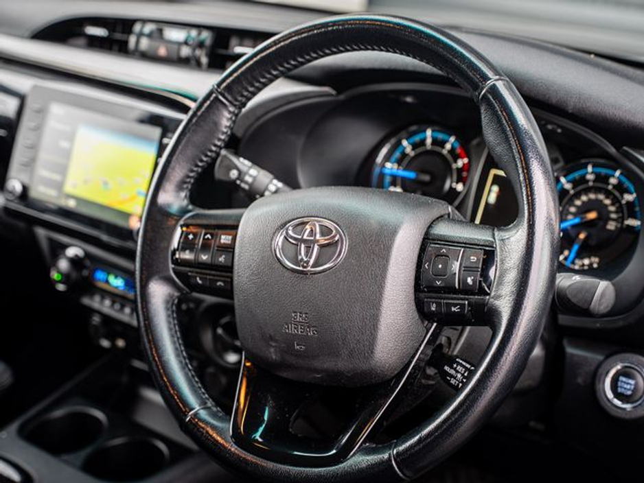 2023 Toyota Hilux - image 6