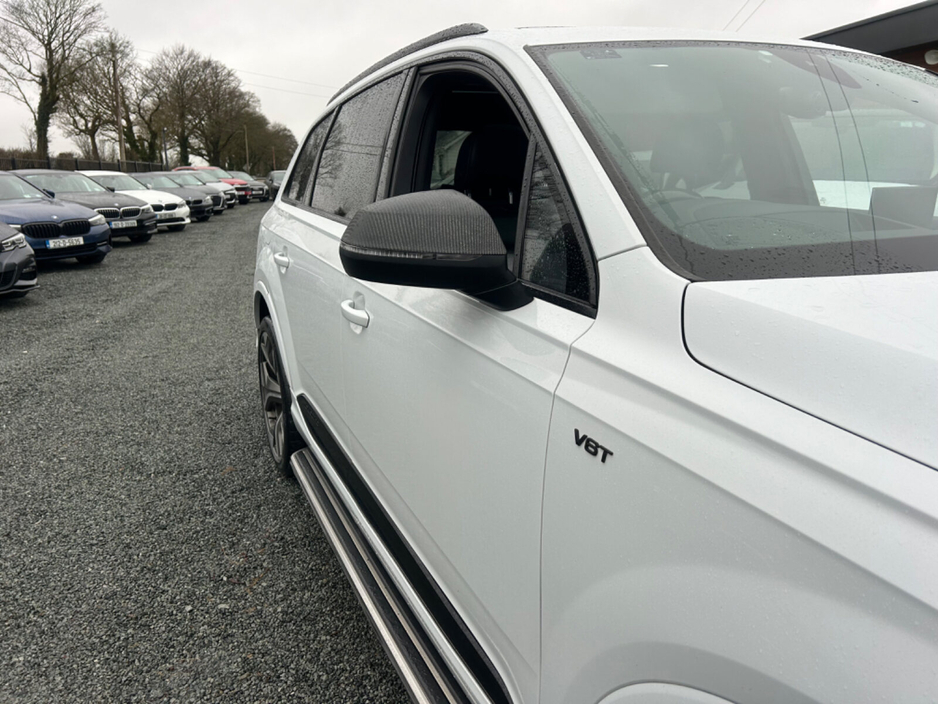 2017 Audi Q7 - image 12