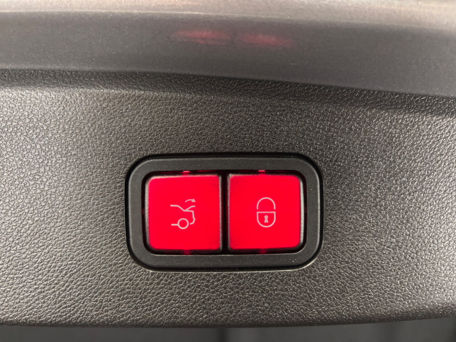 2014 Mercedes-Benz E Class - image 14