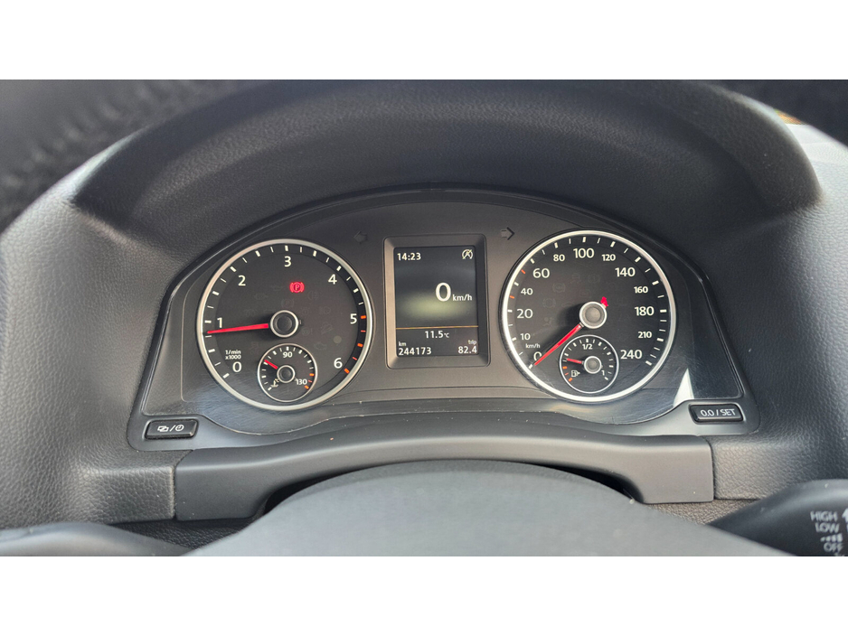 2016 Volkswagen Tiguan - image 20