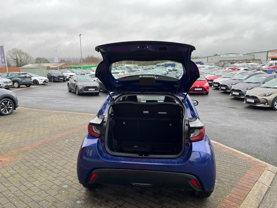 2022 Toyota Yaris HYBRID ELECTRIC LUNA €22,950