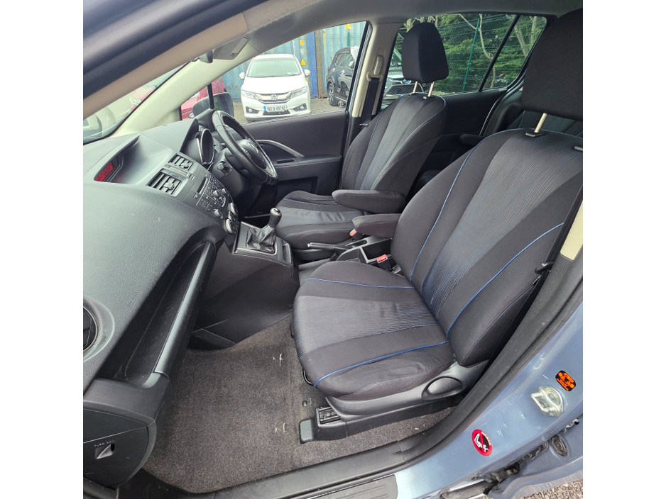 2011 Mazda Mazda5 - image 17