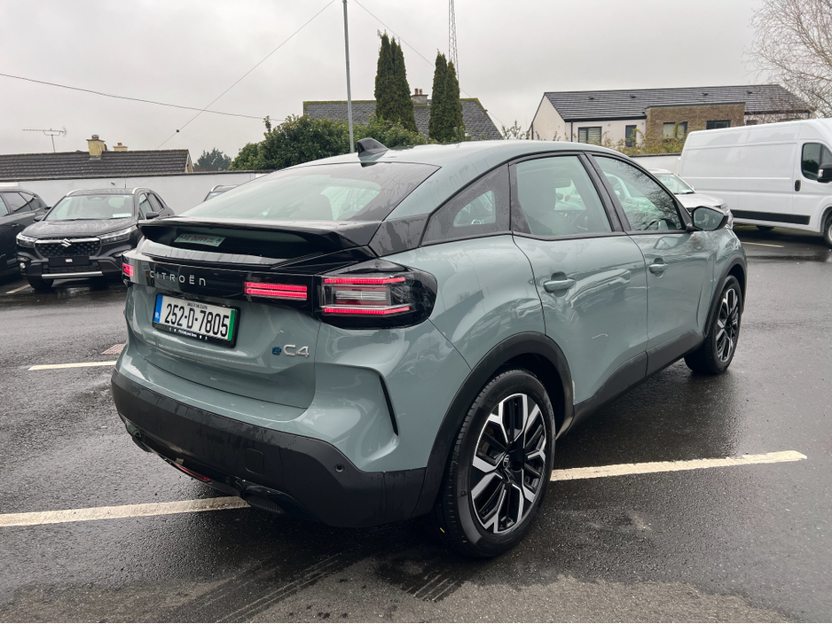 2025 Citroen C4 PLUS 54KWH 156HP €26,950