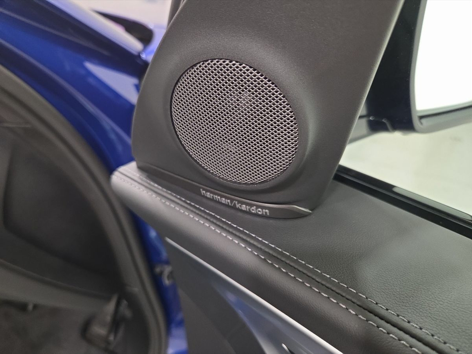 2026 BMW XM - image 23