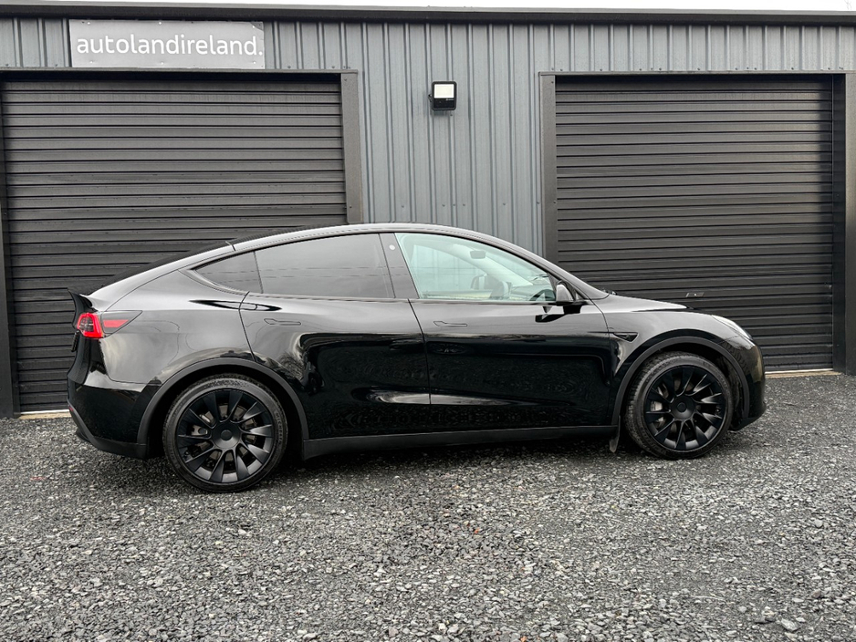 2023 Tesla Model Y - image 2