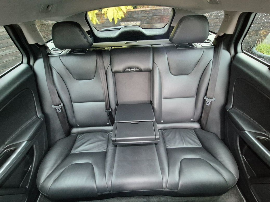 2015 Volvo V60 1.6 PETROL AUTO / LUX SPEC / LOW MILEAGE / TAX €400 (152 REG ) €12,950