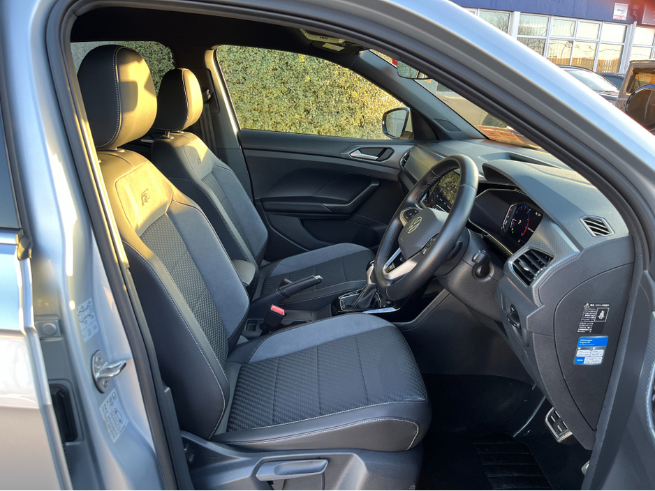 2023 Volkswagen T-Cross R-LINE AUTOMATIC 1.0 PETROL //HIGH SPEC//REVERSE CAMERA//HALF LEATHER SEATS//ADAPTIVE CRUISE CONTROL//KEYLESS ENTRY// €26,950