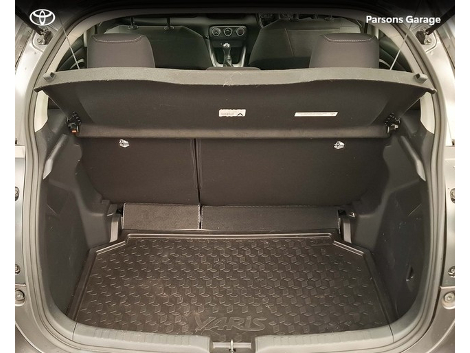 2023 Toyota Yaris - image 12