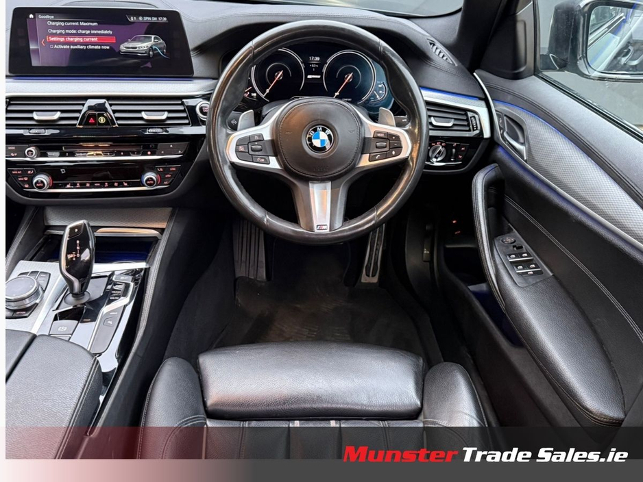 2018 BMW 5 Series - image 12