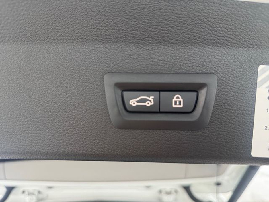 2019 BMW X1 - image 19