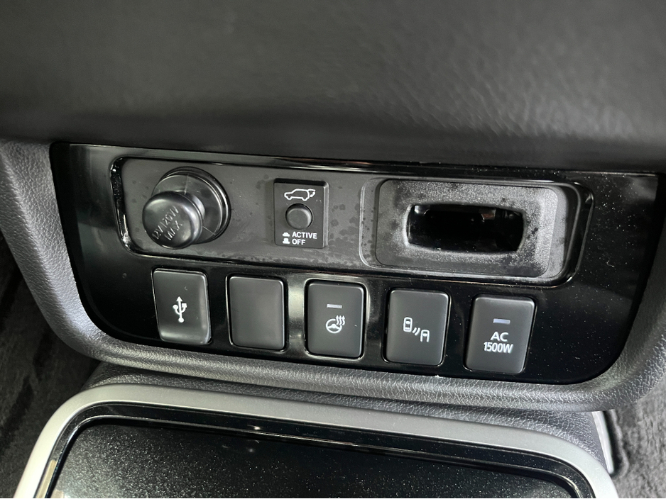 2019 Mitsubishi Outlander G 4WD AUTOMATIC 2.4 PETROL PLUG IN HYBRID //HIGH SPEC//HALF LEATHER SEATS//HEATED SEATS AND STEERING WHEEL//REVERSE CAMERA//KEYLESS ENTRY// €22,950