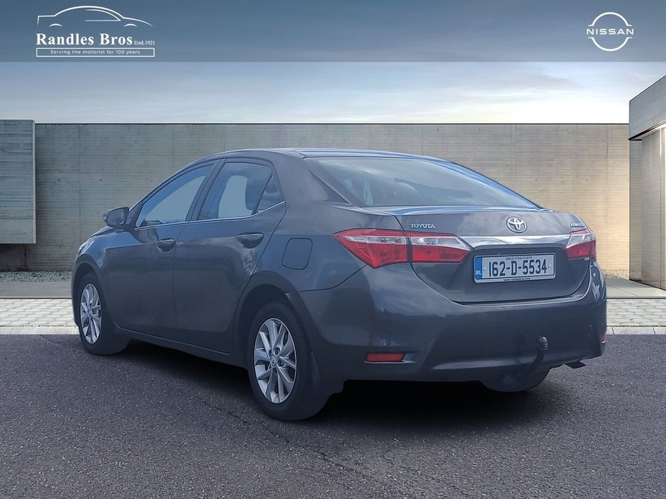 2016 Toyota Corolla - image 2