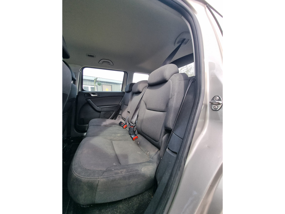 2012 Skoda Yeti - image 11