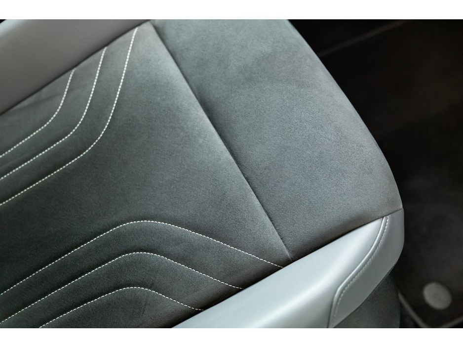 2023 Volkswagen ID.4 - image 19