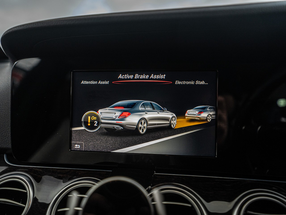 2016 Mercedes-Benz E Class - image 34