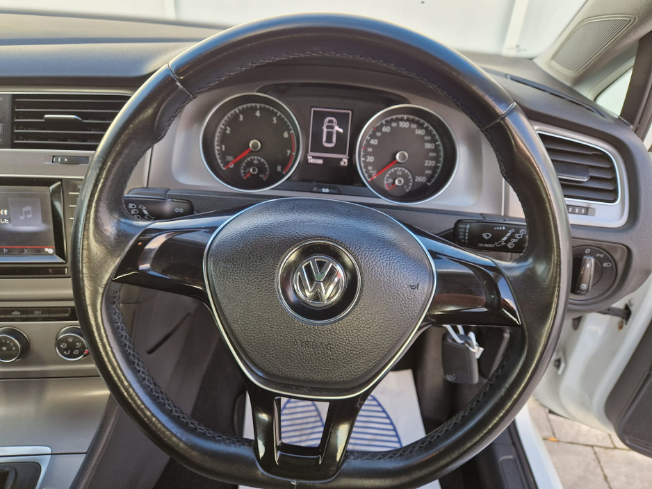 2014 Volkswagen Golf - image 13