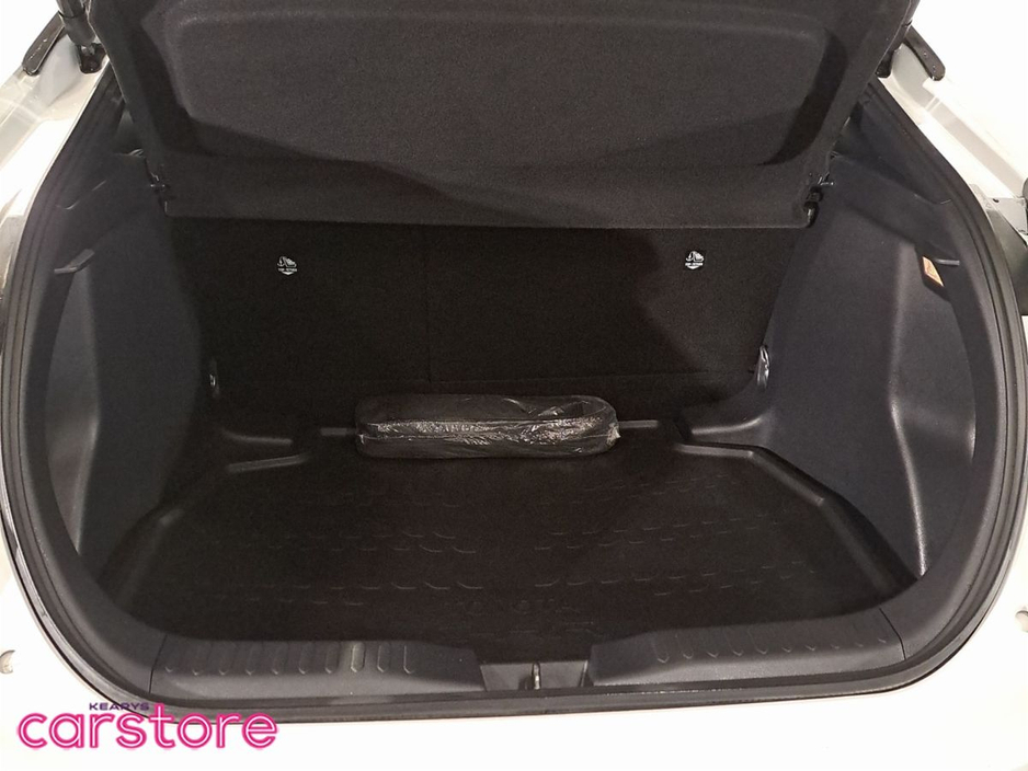 2024 Toyota C-HR 1.8 HYBRID SOL €36,880