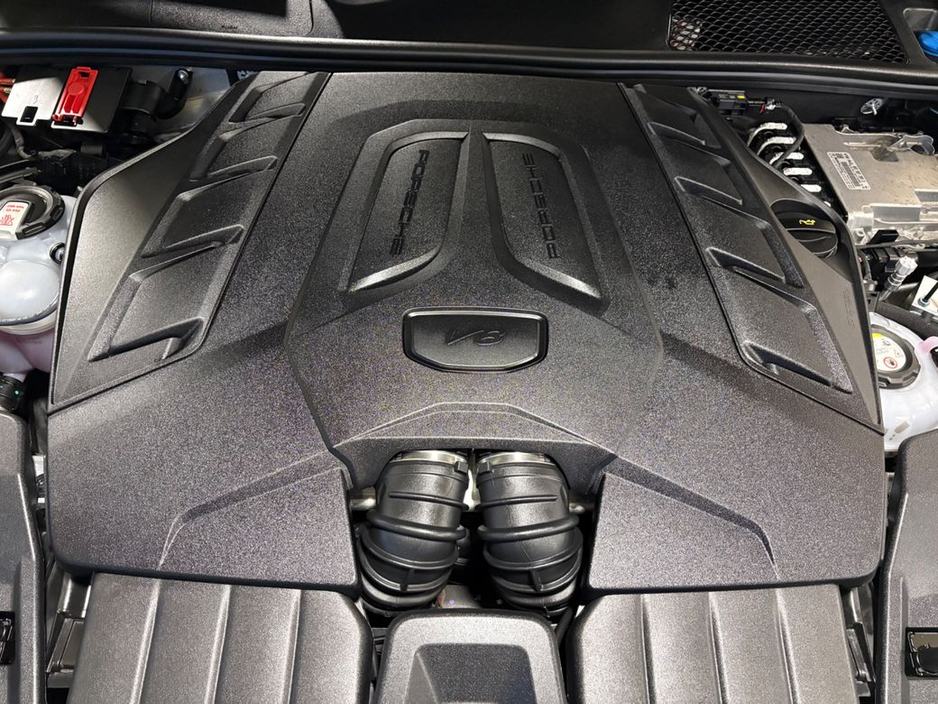 2024 Porsche Cayenne - image 15