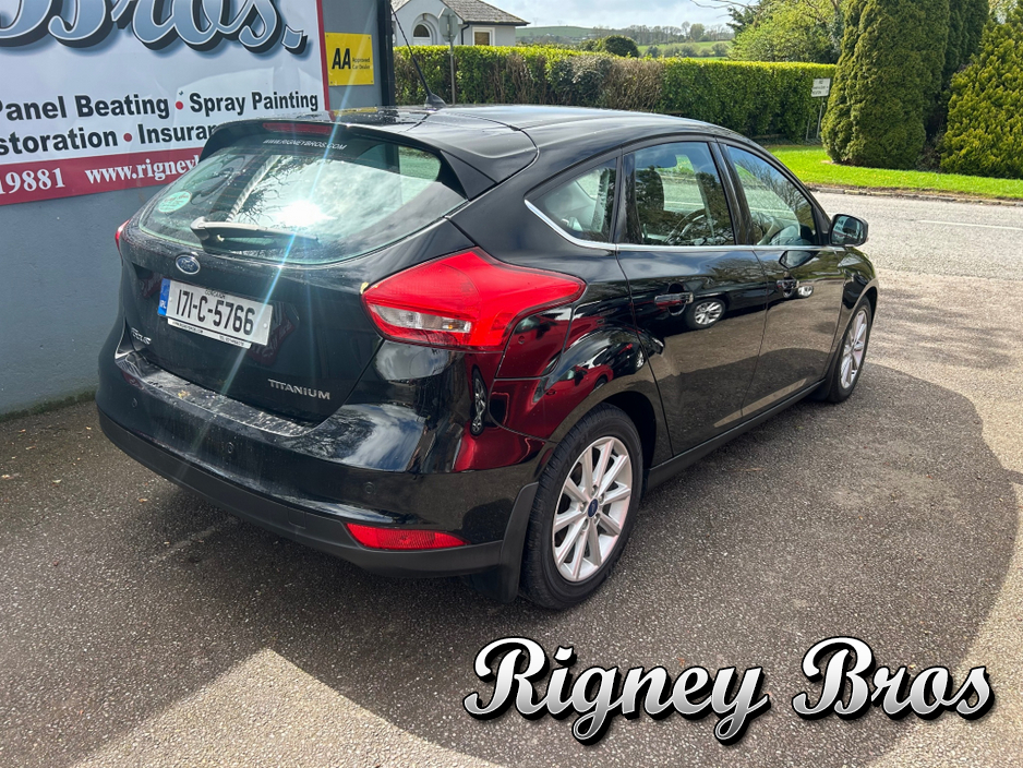 2017 Ford Focus - image 5