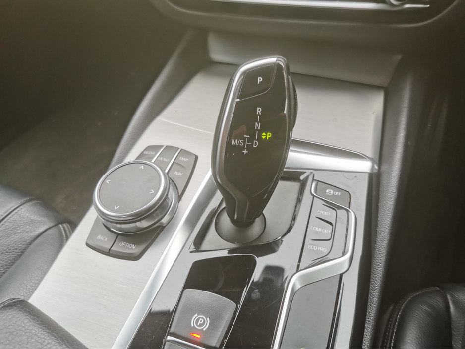 2018 BMW 5 Series - image 14