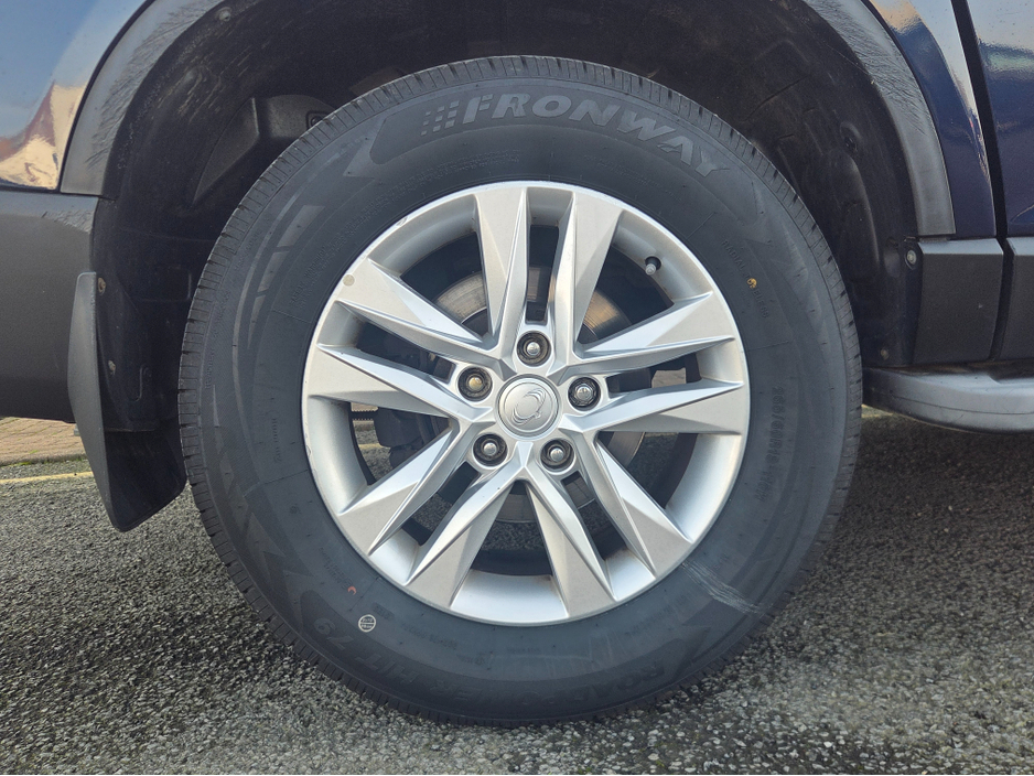 2020 Ssangyong Musso - image 8