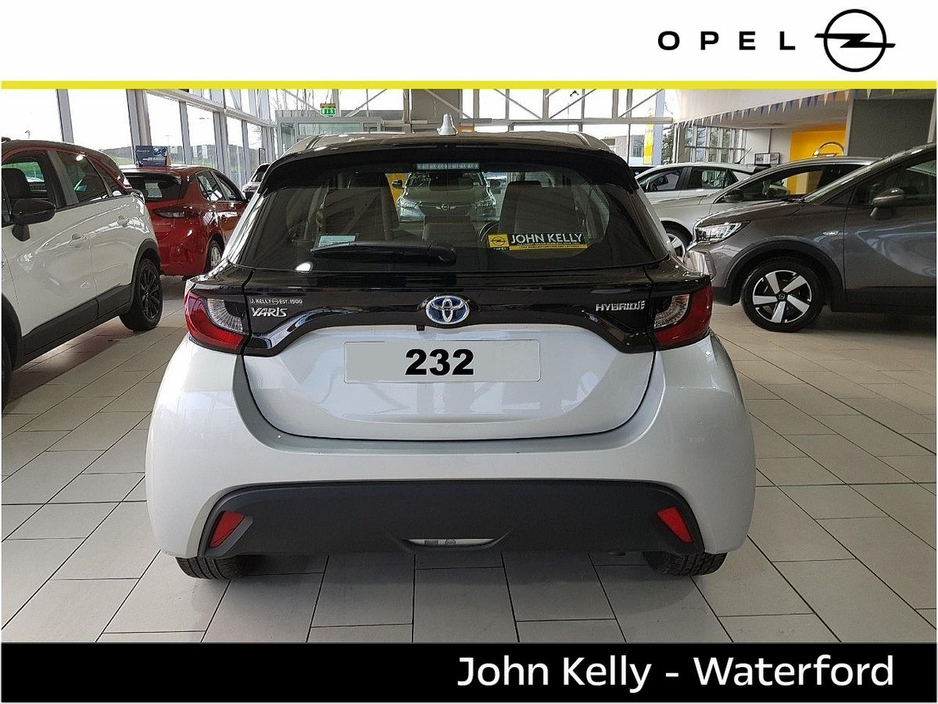 2023 Toyota Yaris HYBRID 1.5 ICON HEV CVT €19,995