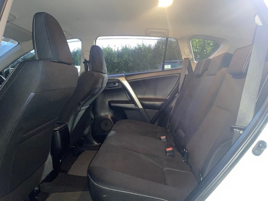 2016 Toyota Rav4 - image 7