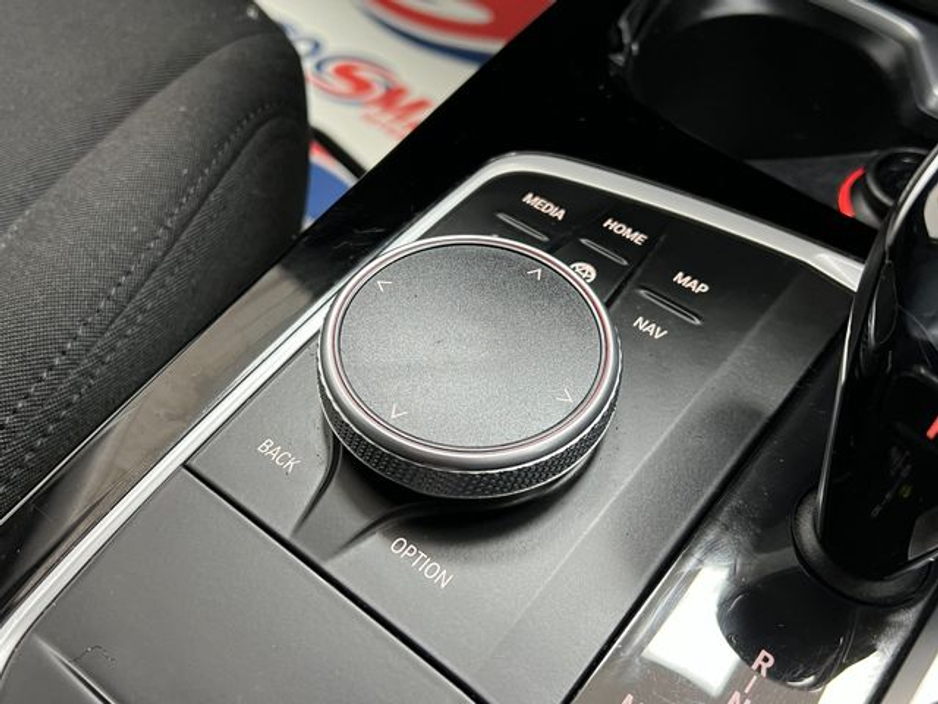 2020 BMW 1 Series - image 35