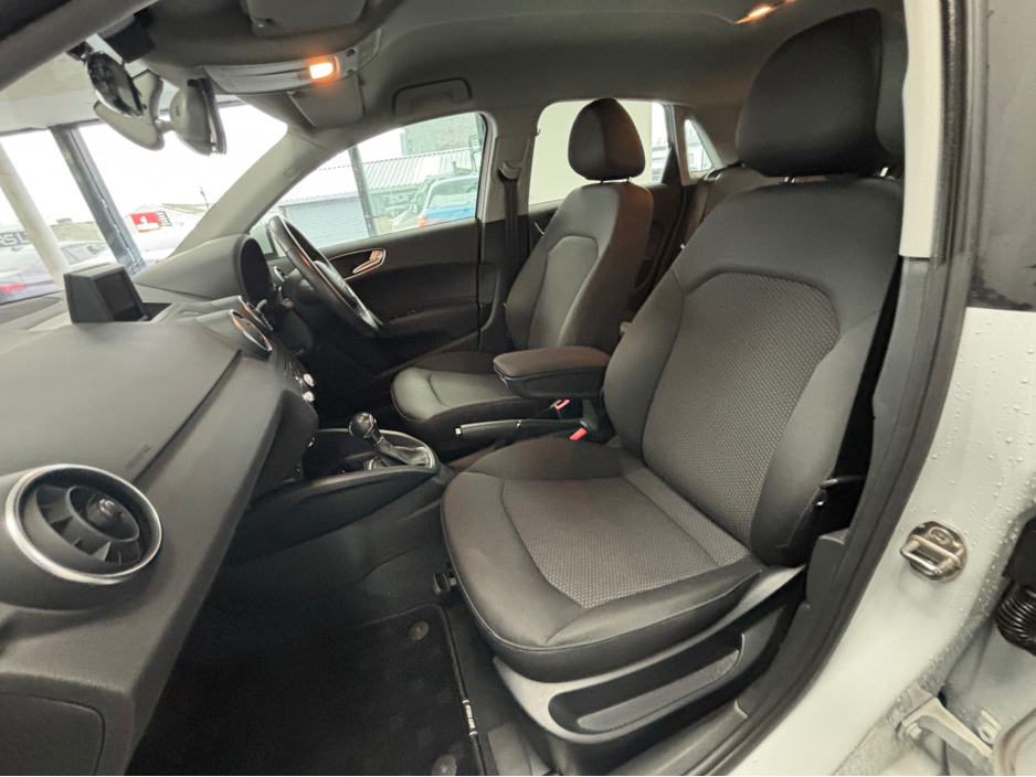 2013 Audi A1 - image 12