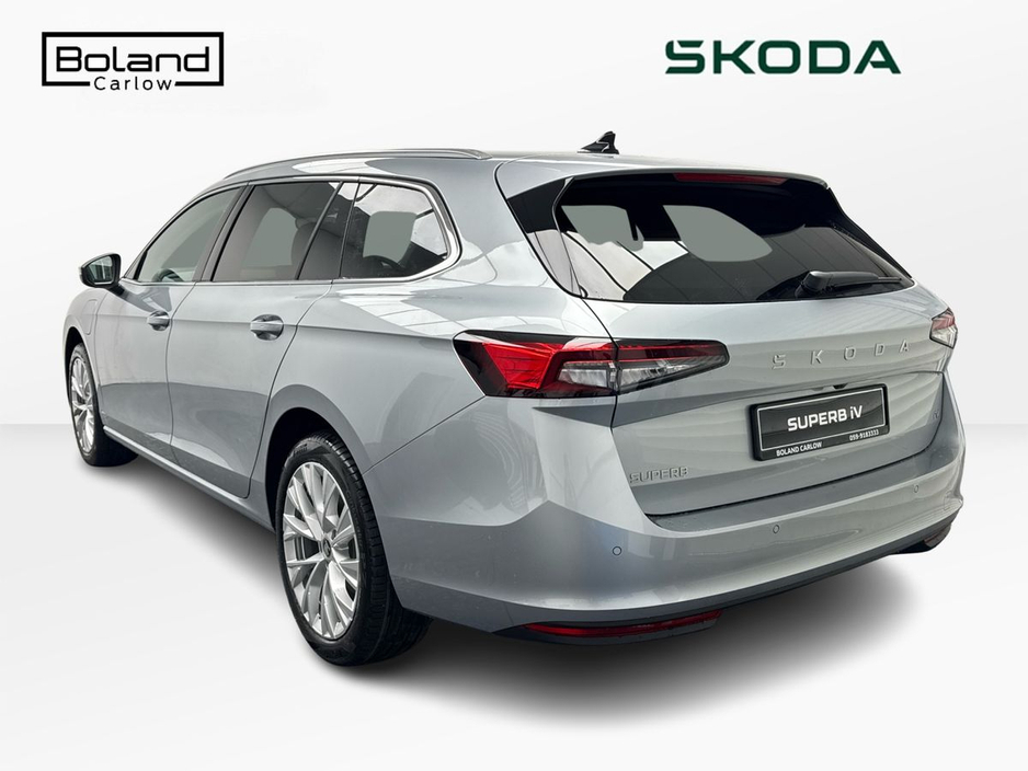 2026 Skoda Superb - image 3