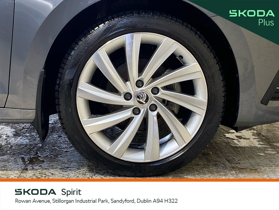 2023 Skoda Octavia - image 8