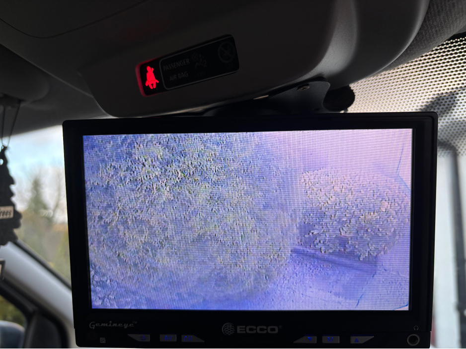 2020 Renault Trafic - image 9