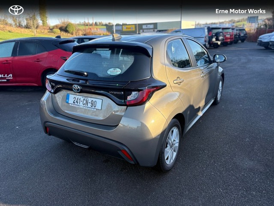 2024 Toyota Yaris YARIS 1.5 HYBRID LUNA €25,450