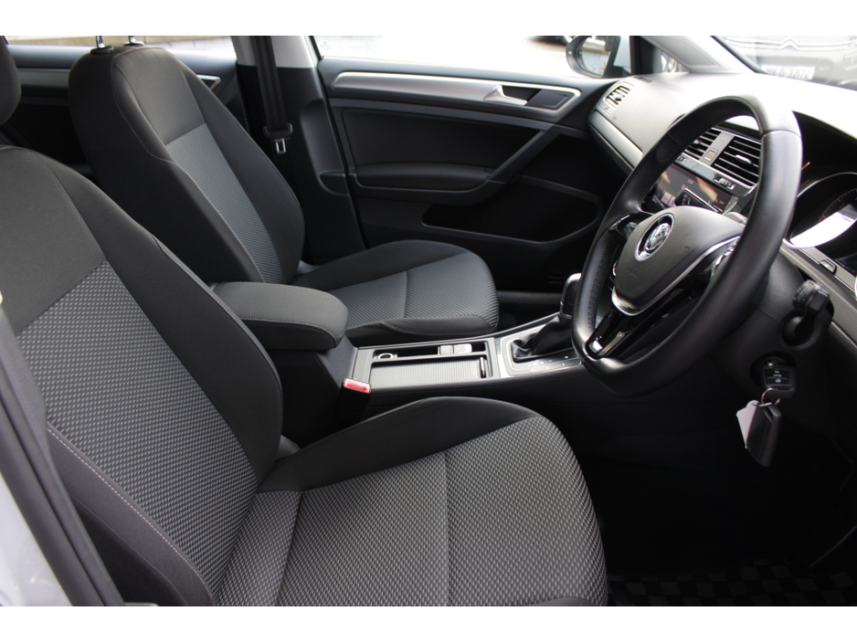 2018 Volkswagen Golf 1.2TSI COMFORTLINE PLUS WITH ONLY 40,000 KMS // BRAND NEW 18 INCH GTI ALLOYS // BUY WITH CONFIDENC AA AND SIMI APPROVED DEALER 2025 // FINANCE ARRANGED // ALL TRADE INS WELCOME // €19,950