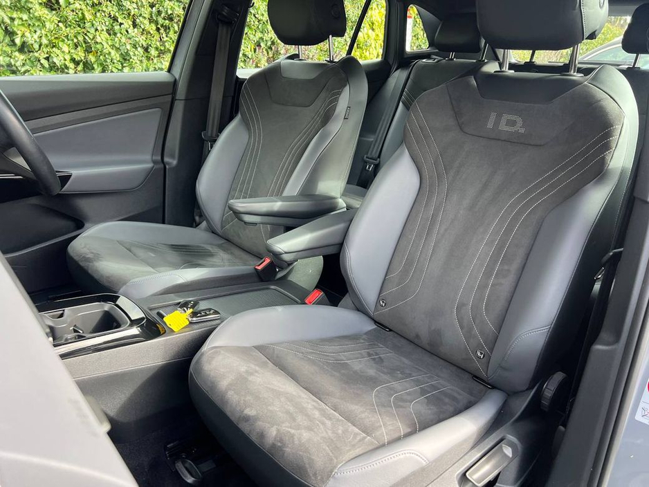 2023 Volkswagen ID.4 - image 6