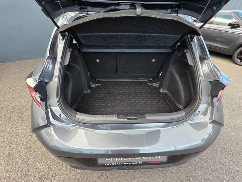 2025 Toyota Corolla 1.8 Hybrid Luna 5dr €30,749