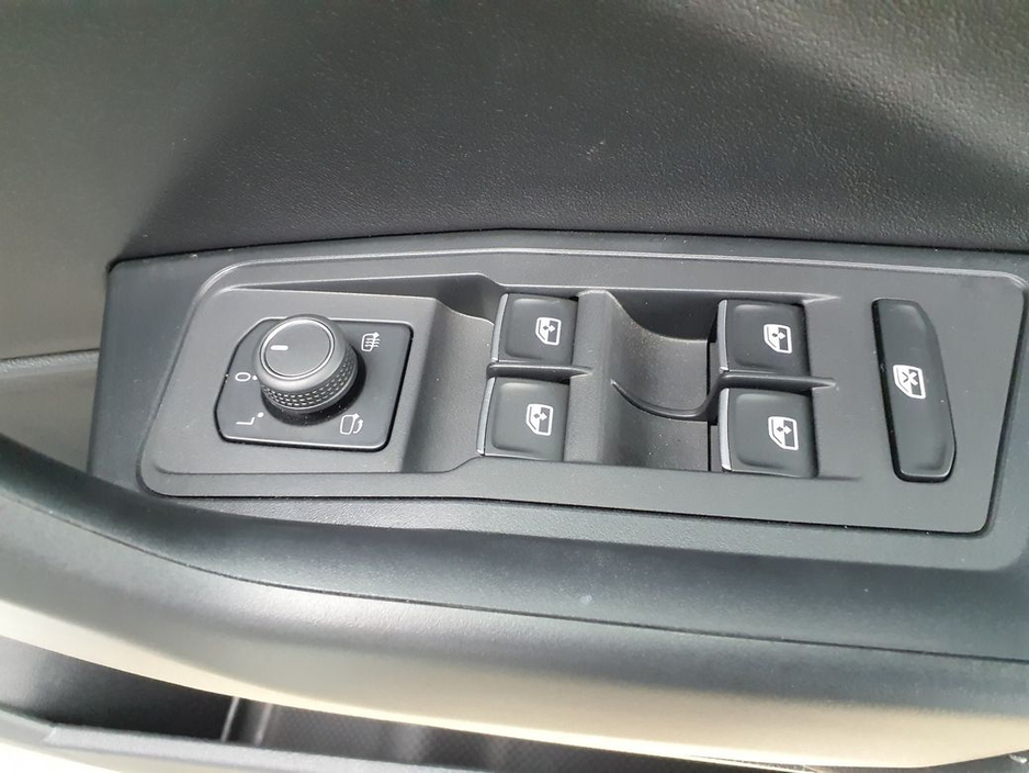 2023 Volkswagen T-Roc 2.0 TDi Sport DSG 150PS €30,950