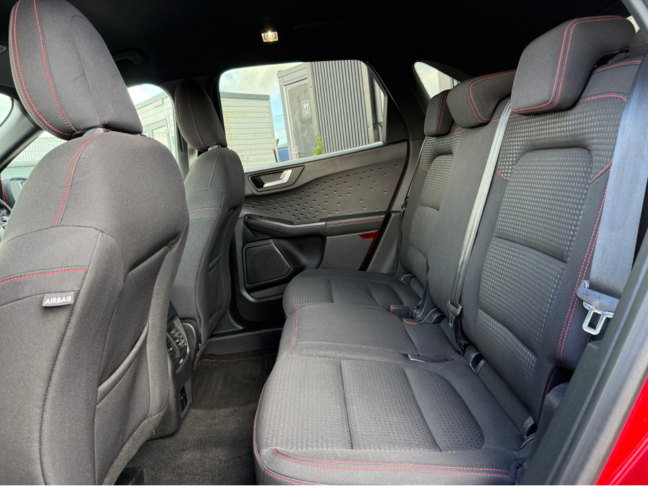 2020 Ford Kuga - image 10