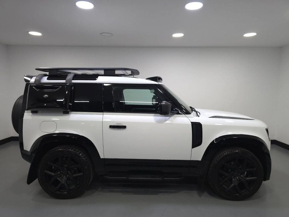 2021 Land Rover Defender  €54,950
