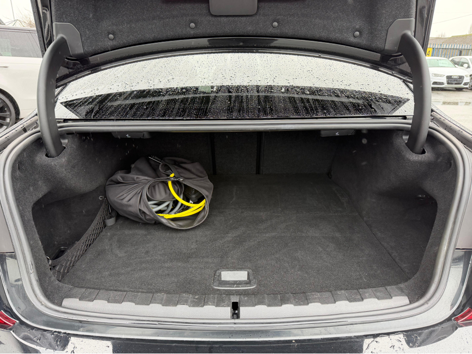 2022 BMW 3 Series - image 31