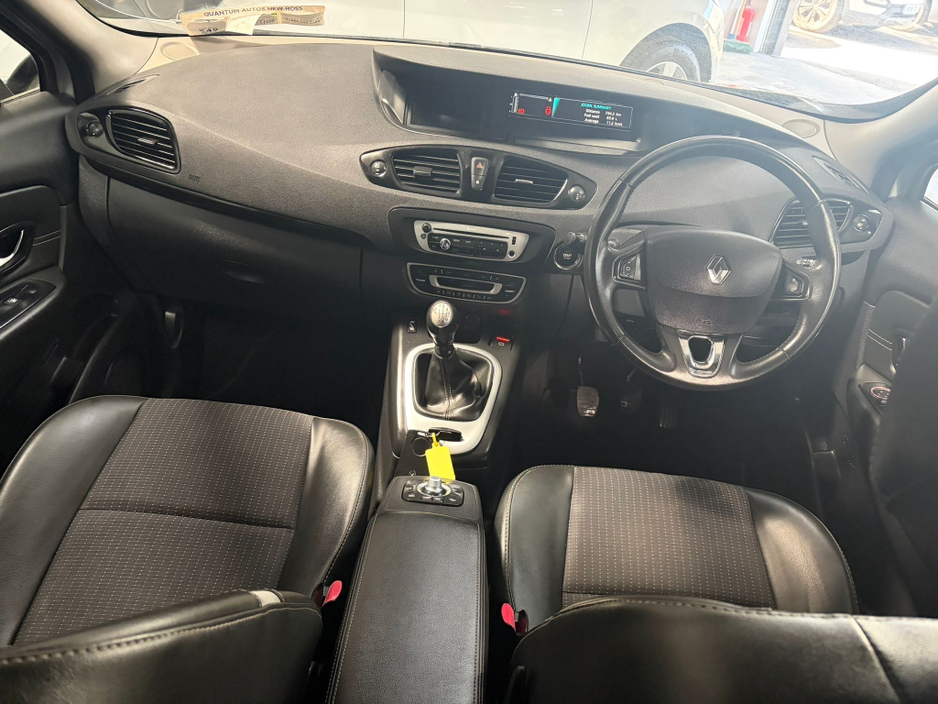 2015 Renault Grand Scenic - image 5