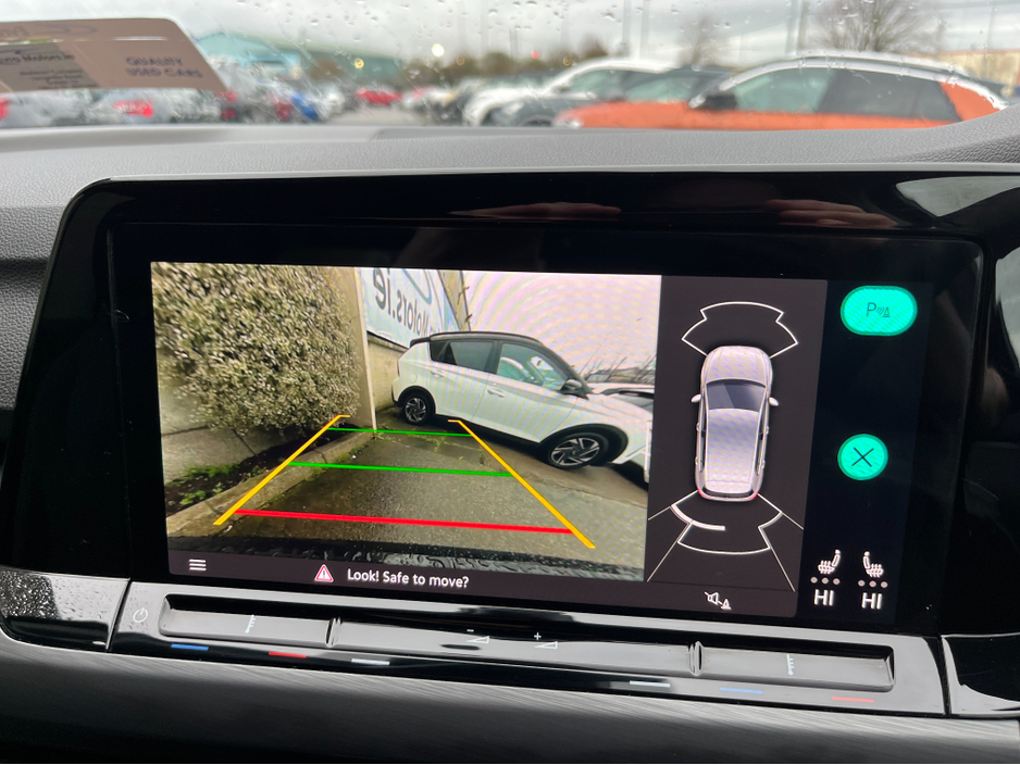 2021 Volkswagen Golf - image 19