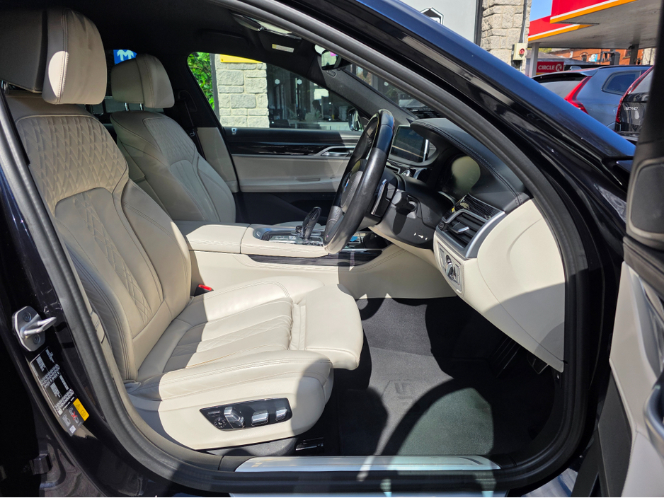 2022 BMW 7 Series - image 14