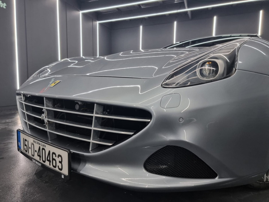 2015 Ferrari California - image 7