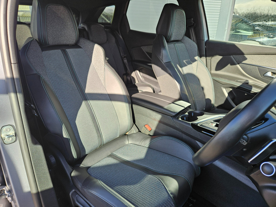 2023 Peugeot 3008 - image 17